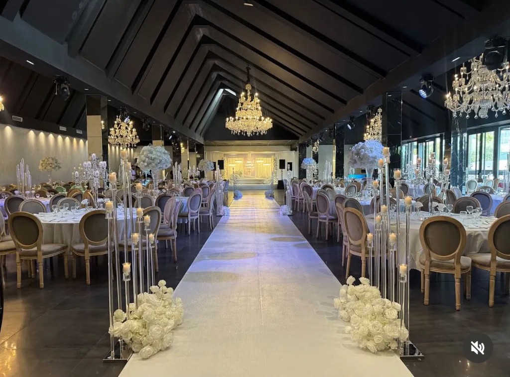 Salle de la houppa — Salon Baccara